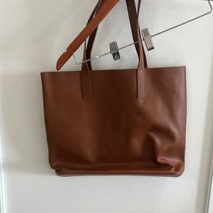 Everlane NWT The Day Square Tote in tan. Never used. Leather.